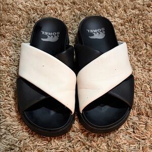 Sorel Black and White Viibe Crisscross Slides size 8